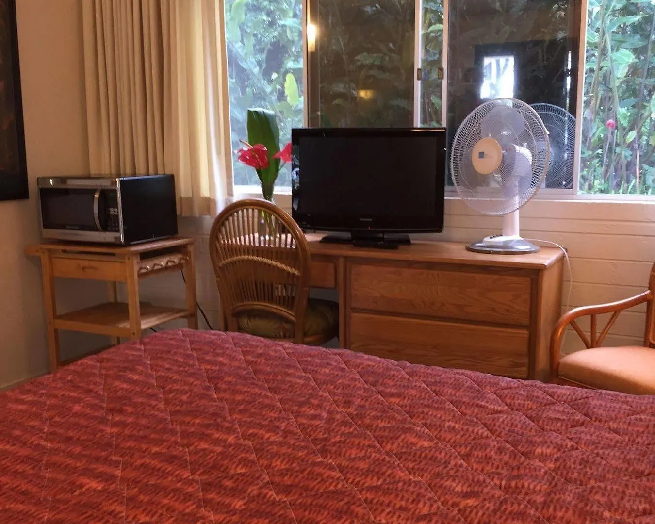 Dolphin Bay Hotel Hilo